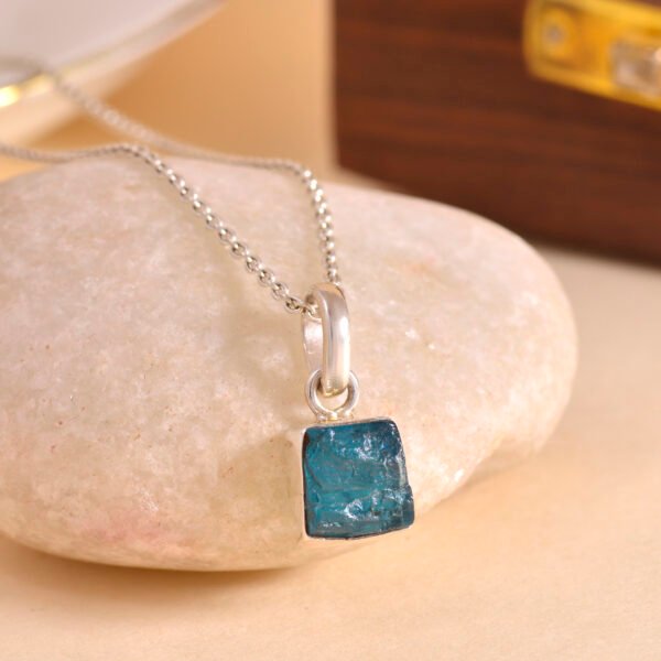 Apatite Raw Stone 925 Pure Silver Pendant